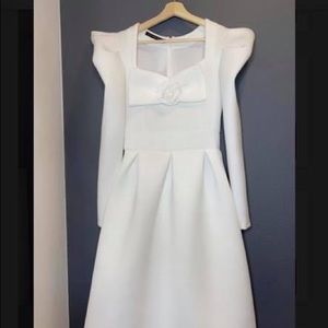 Beautiful dress, nervier worn.